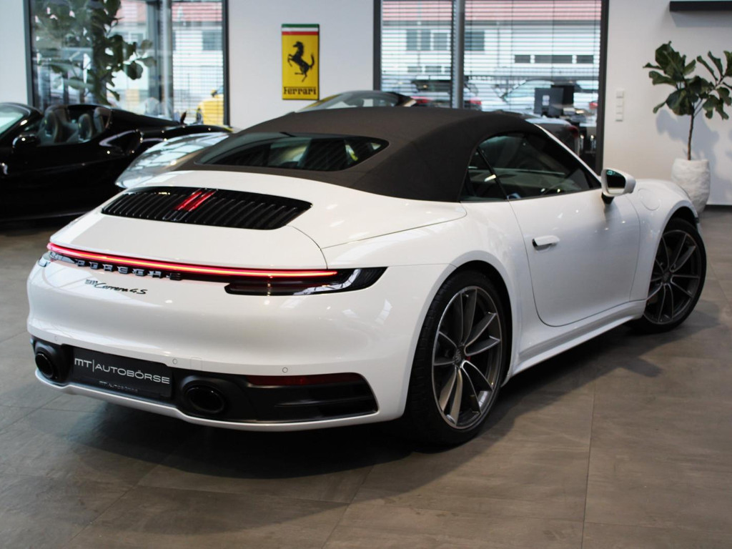 Porsche 992