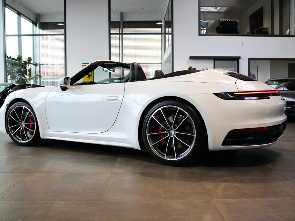 Porsche 992