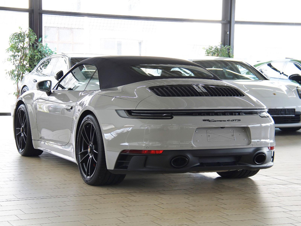 Porsche 992