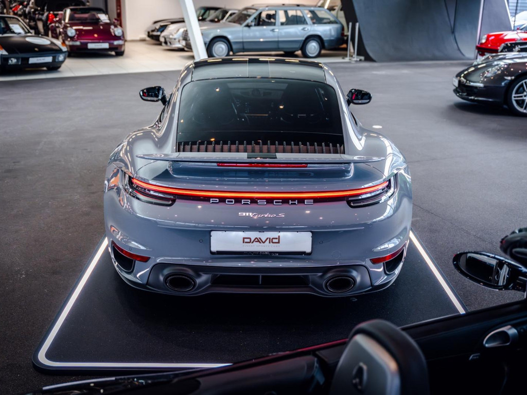 Porsche 992