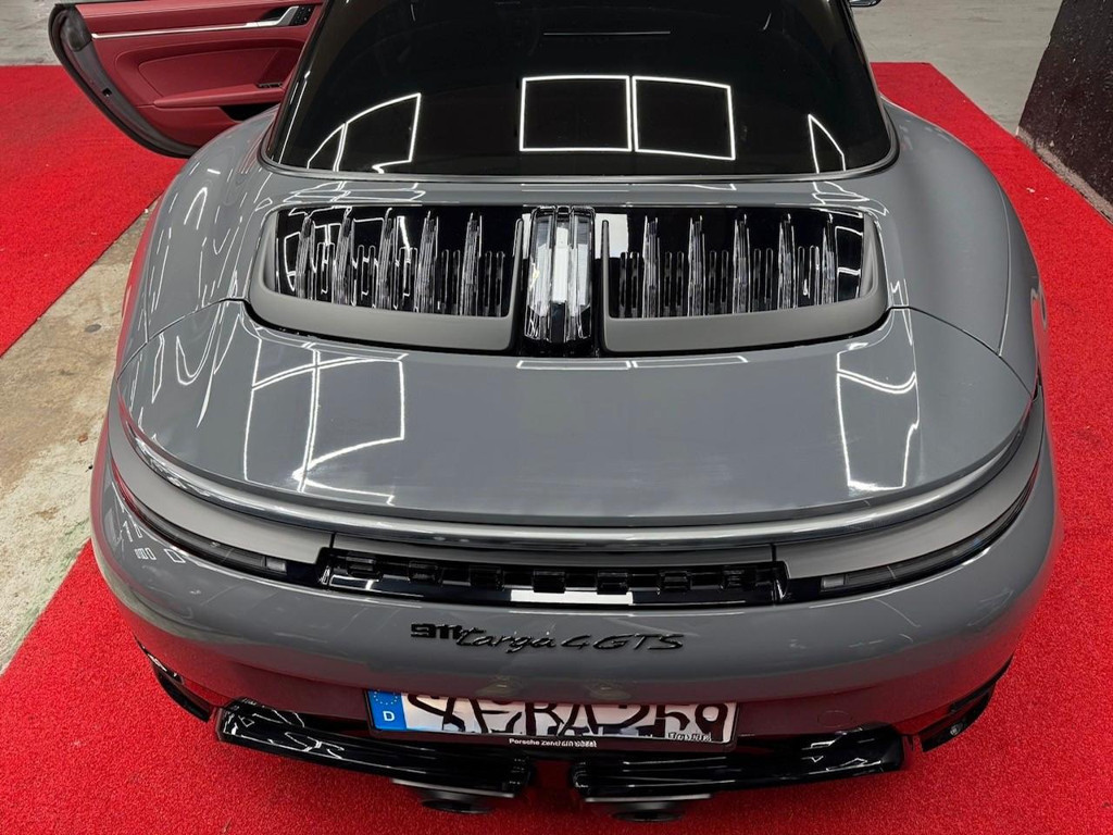 Porsche 992