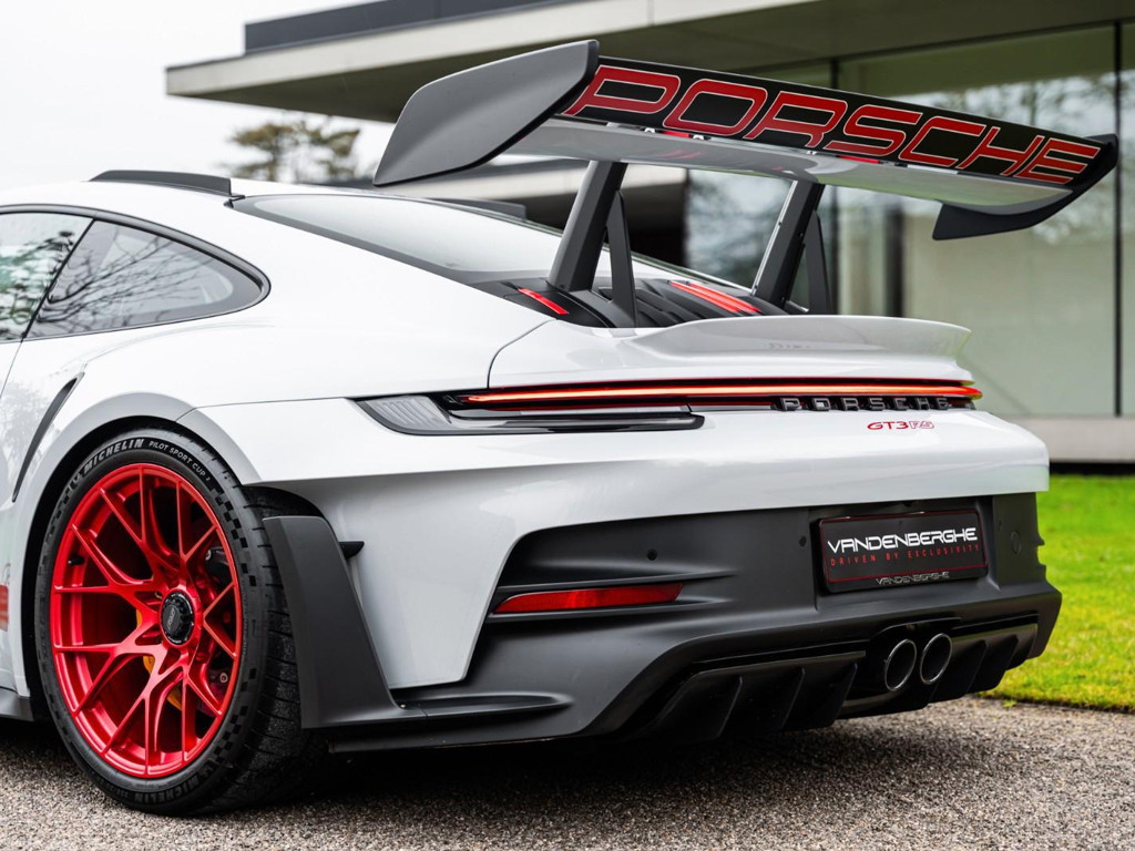Porsche 992