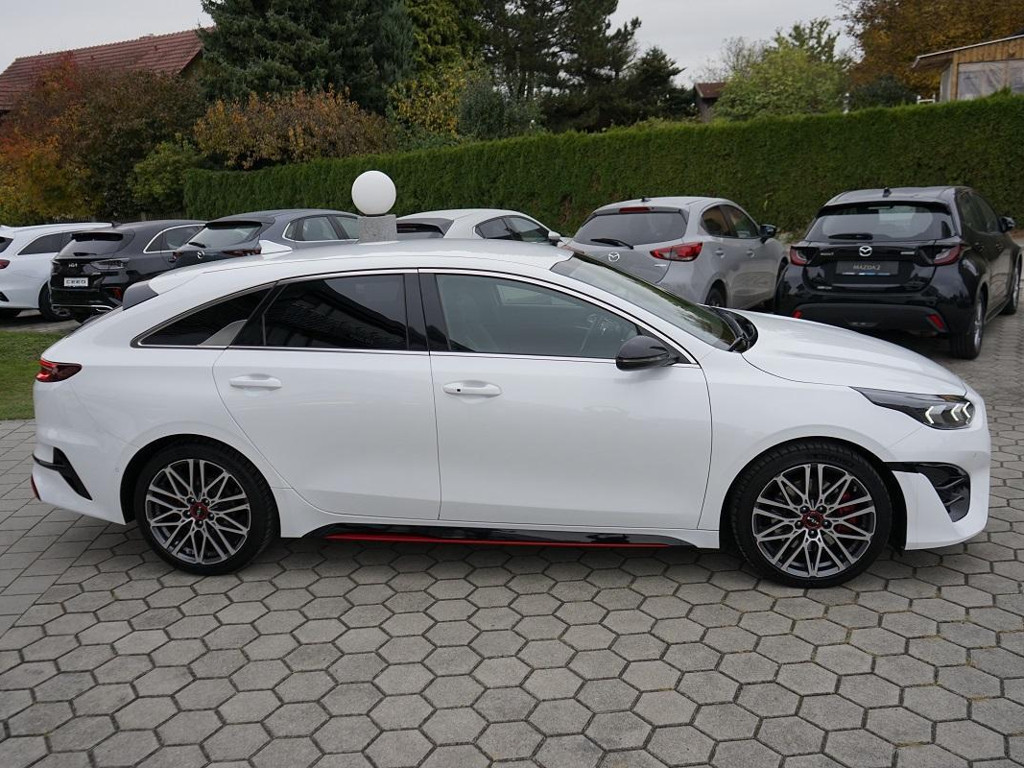 Kia ProCeed
