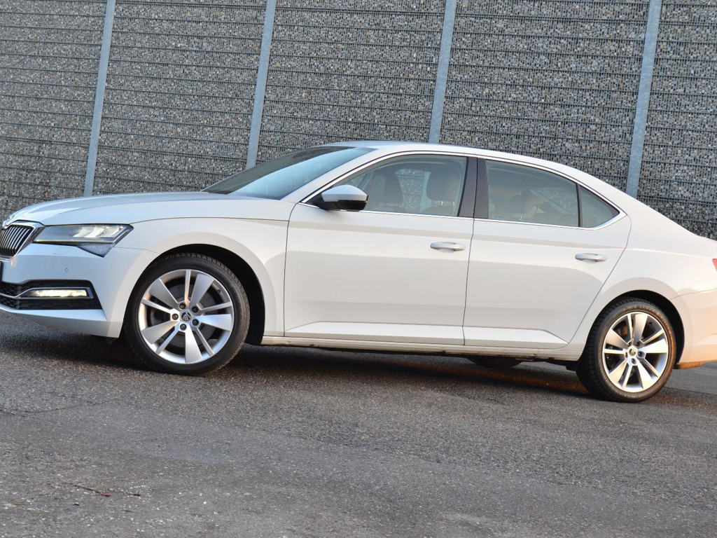 Skoda Superb 2022 Benzine
