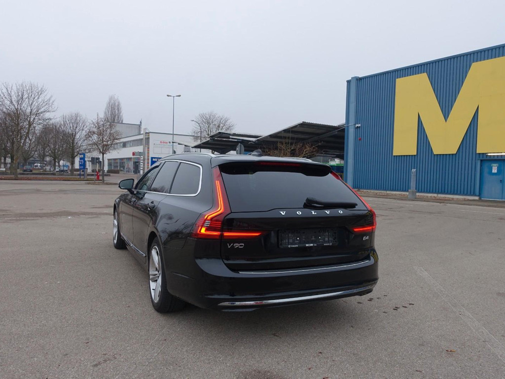 Volvo V90