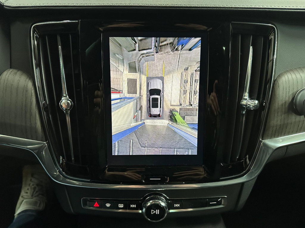 Volvo V90 Cross Country