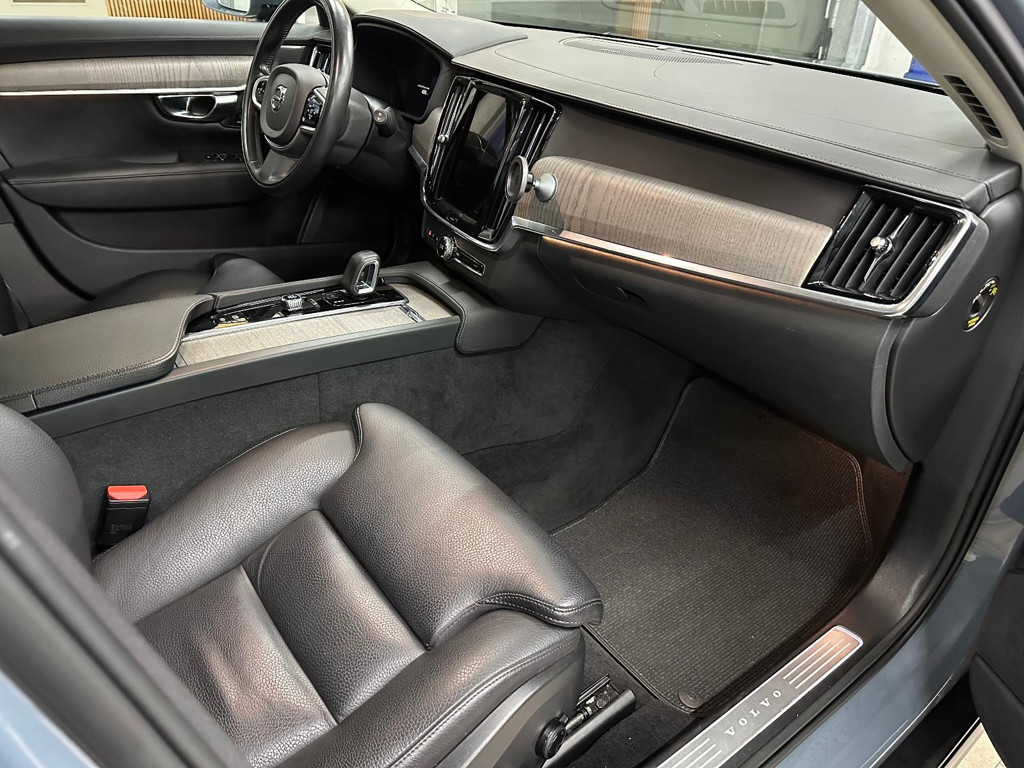 Volvo V90 Cross Country