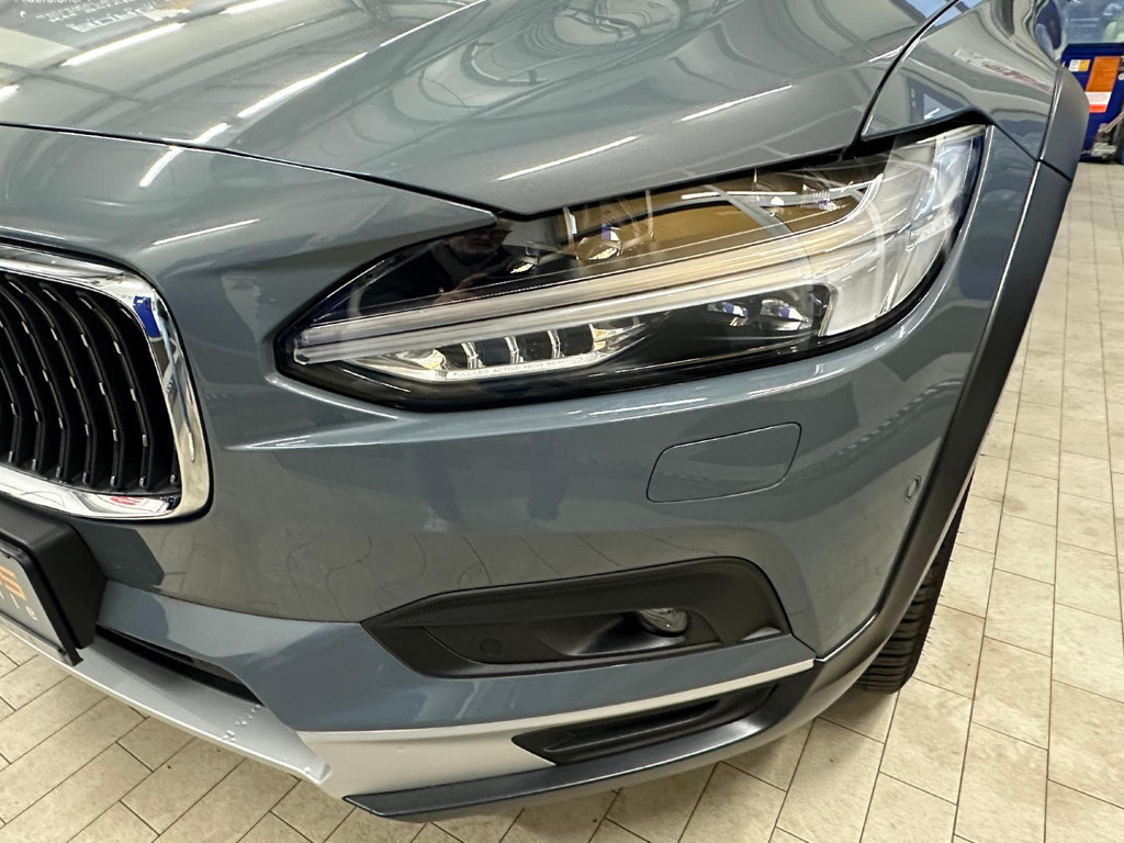 Volvo V90 Cross Country