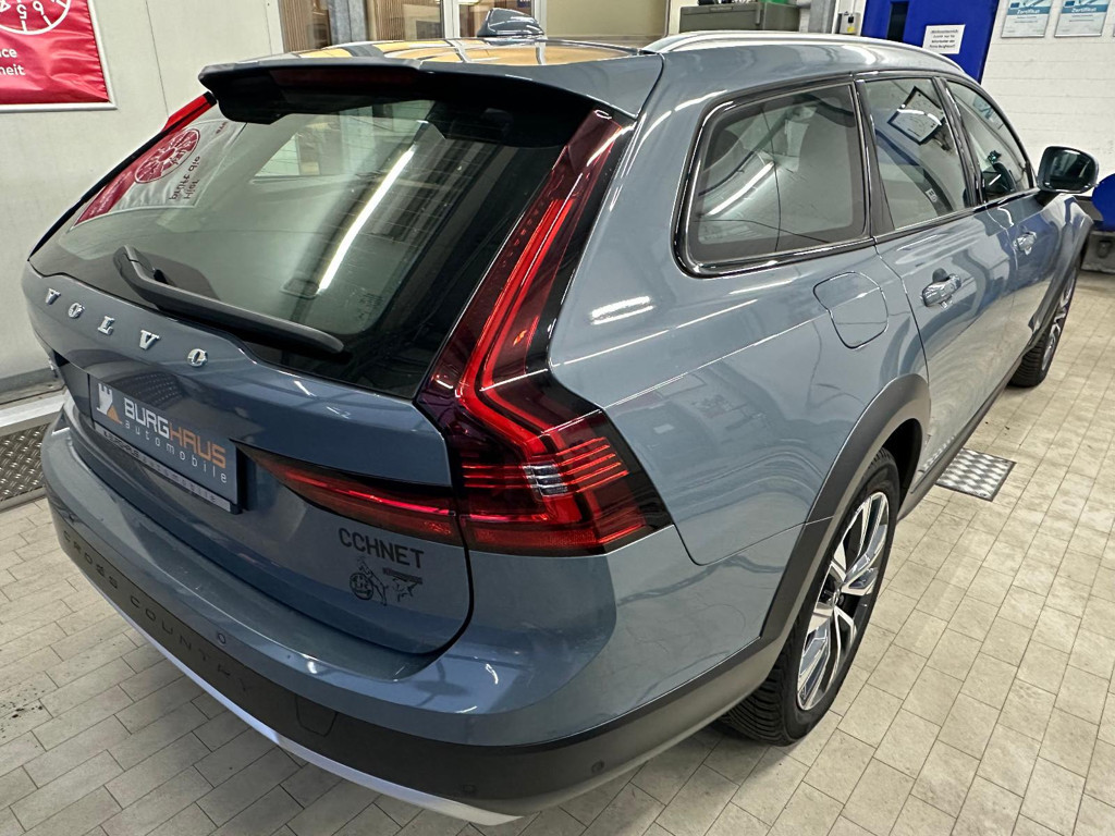 Volvo V90 Cross Country