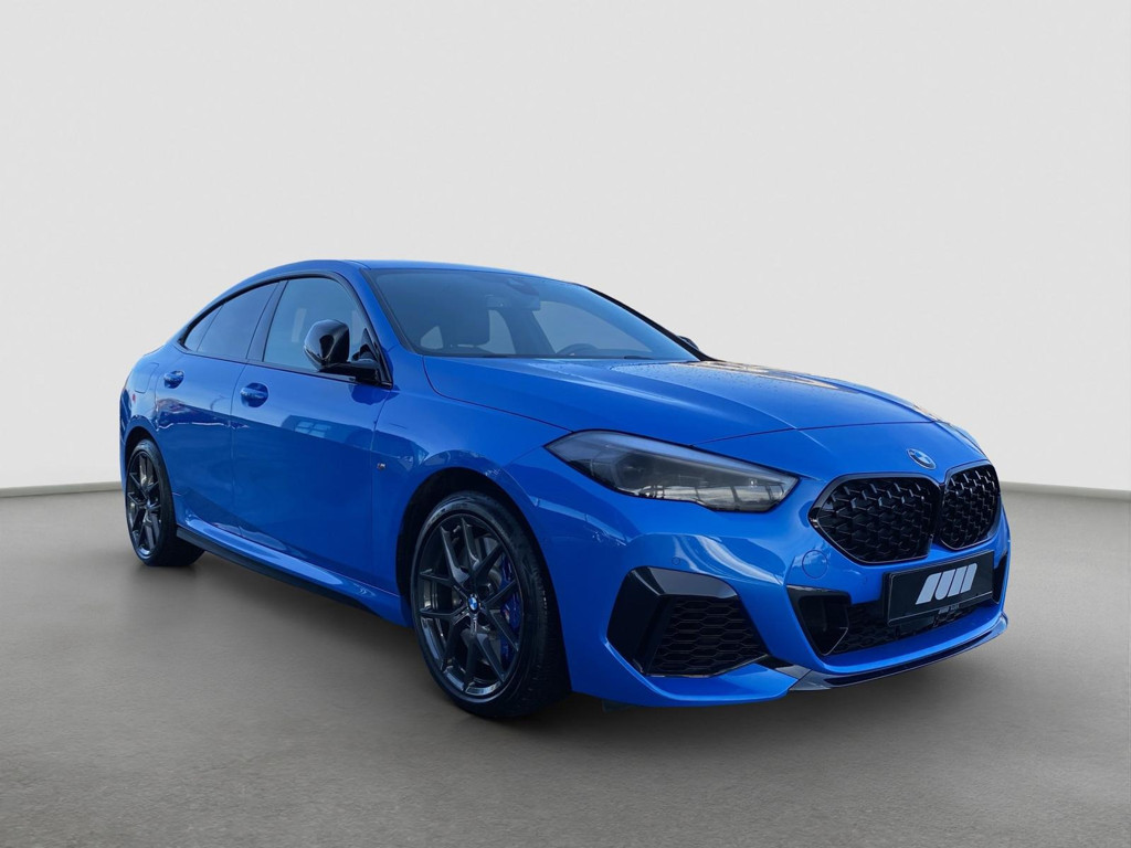 BMW M235