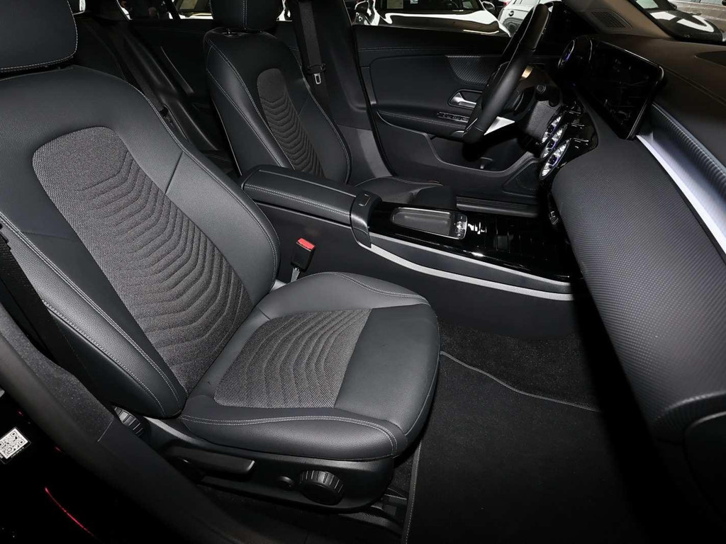 Mercedes-Benz CLA-Klasse 2025 Benzine