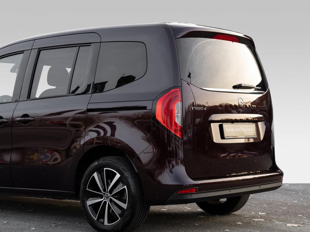 Mercedes-Benz T 180