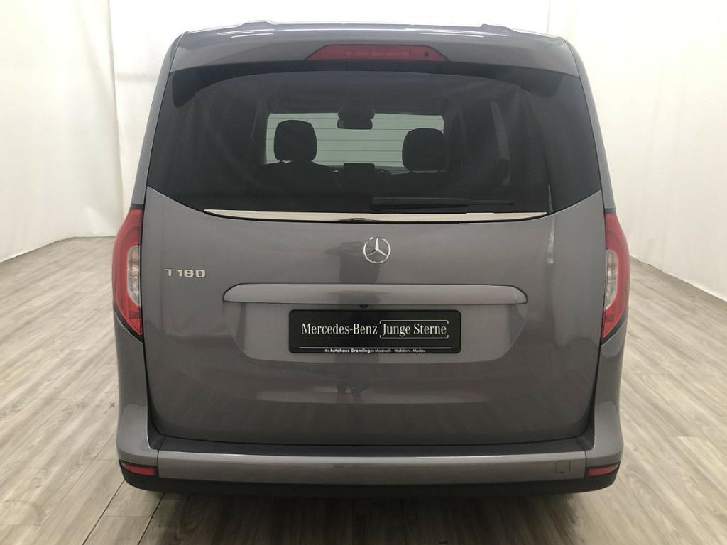 Mercedes-Benz T 180