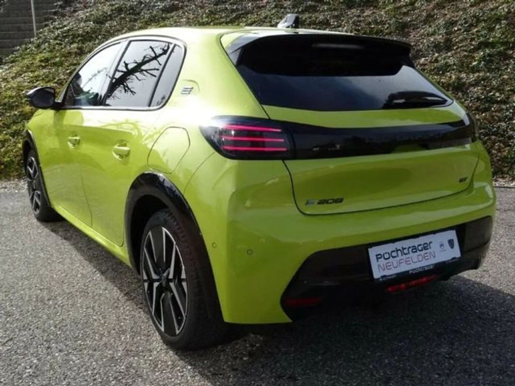Peugeot e-208