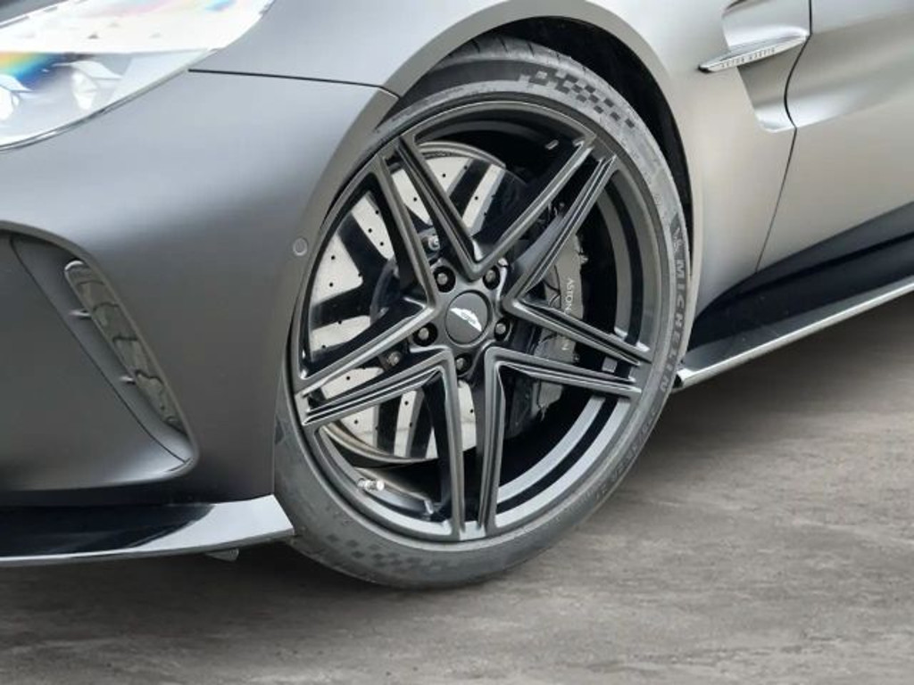 Aston Martin Vantage