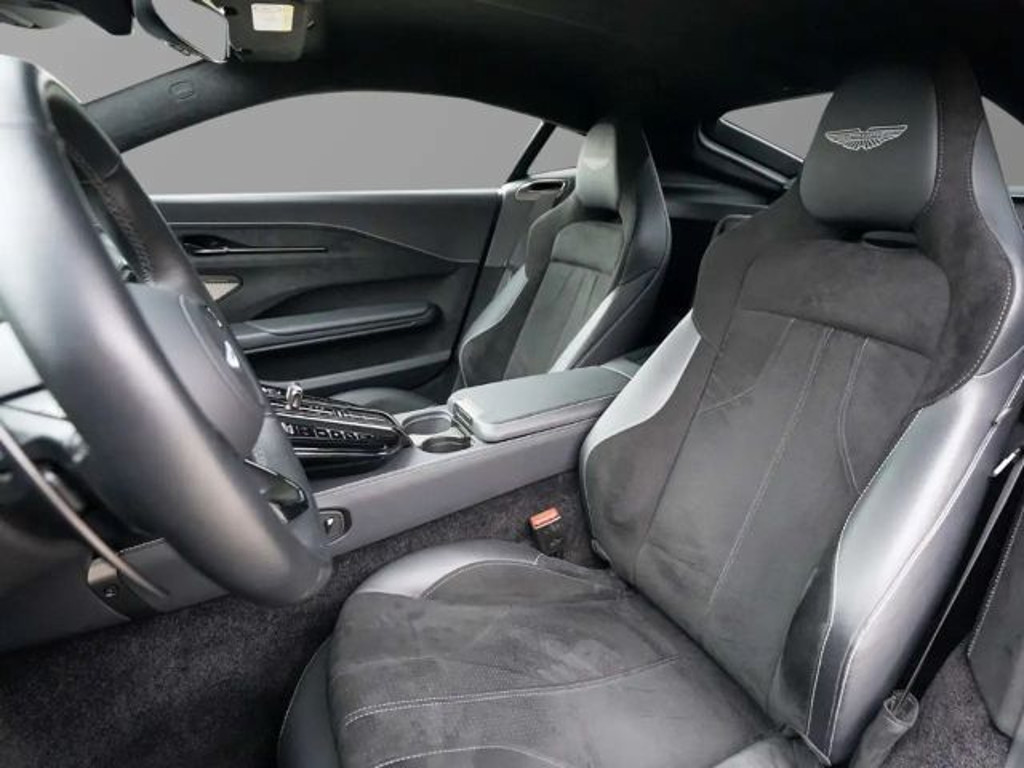 Aston Martin Vantage