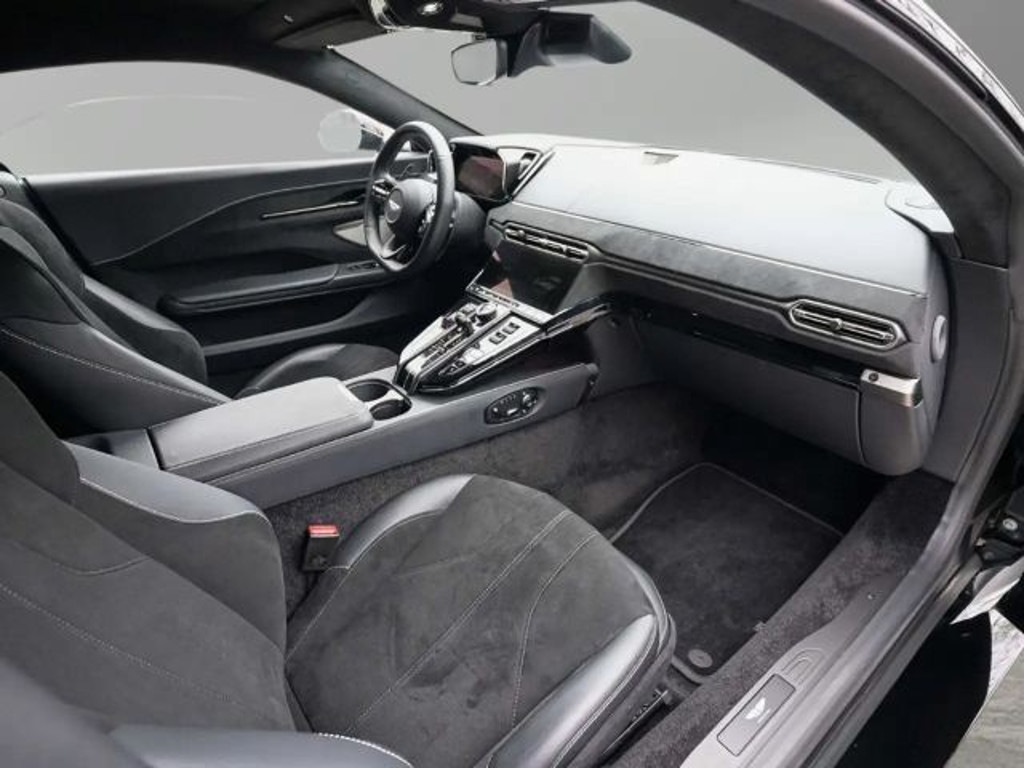 Aston Martin Vantage