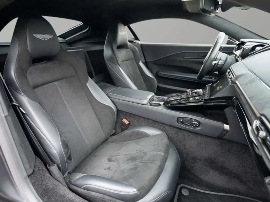 Aston Martin Vantage