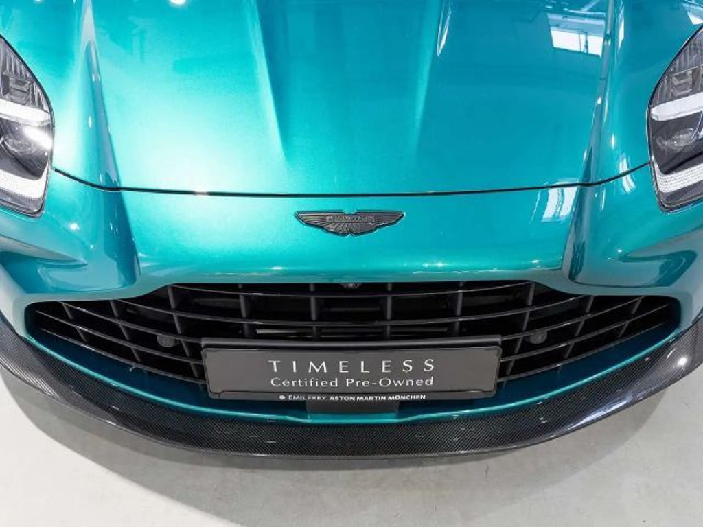 Aston Martin V8
