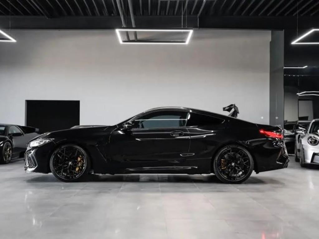 BMW M8