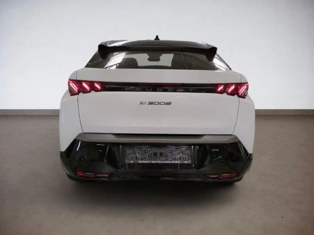 Peugeot E-3008