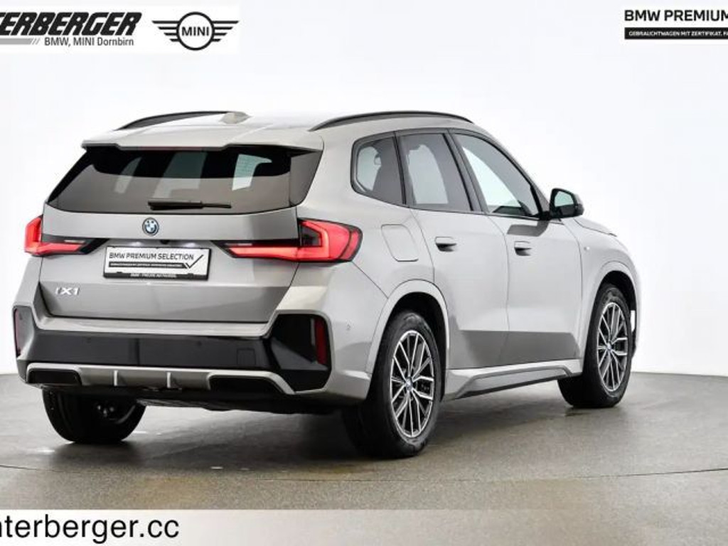 BMW iX1