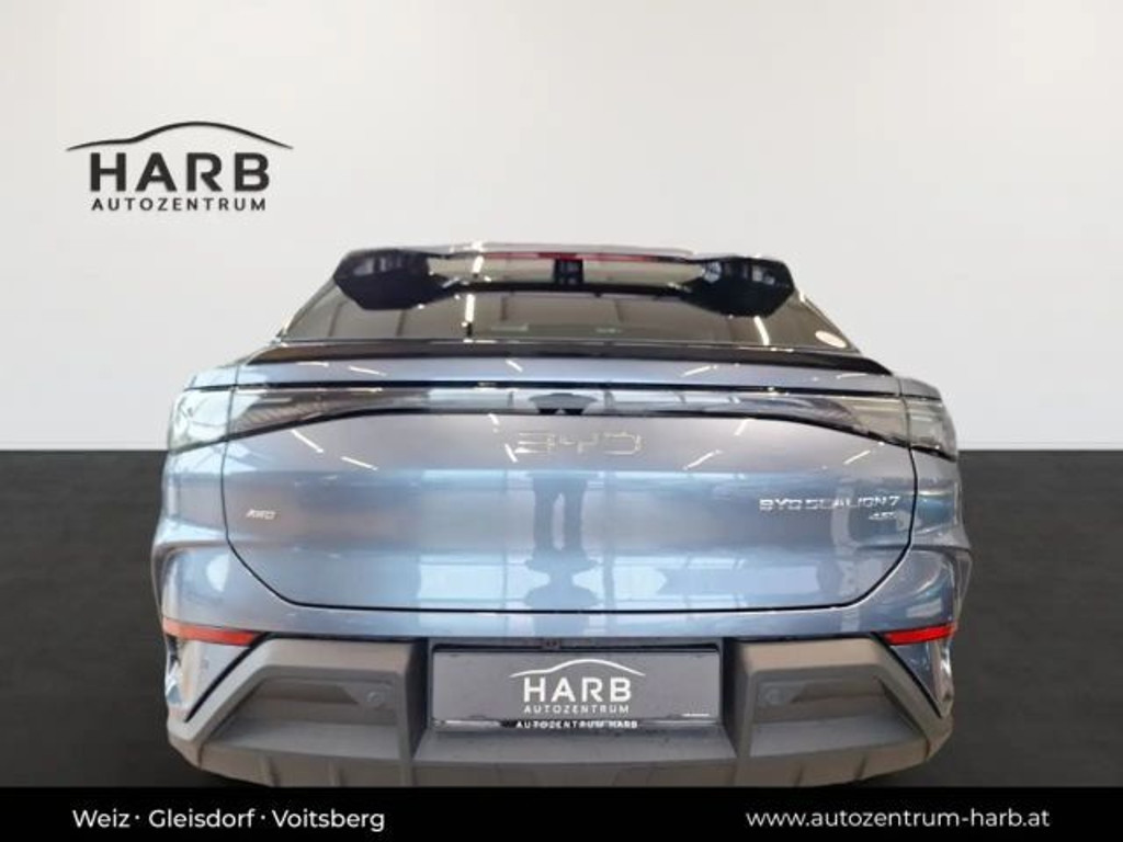 BYD Sealion 7