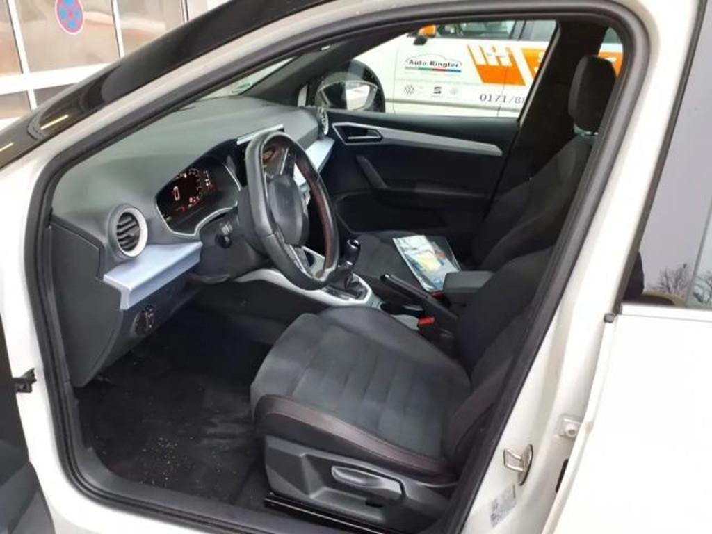 Seat Arona