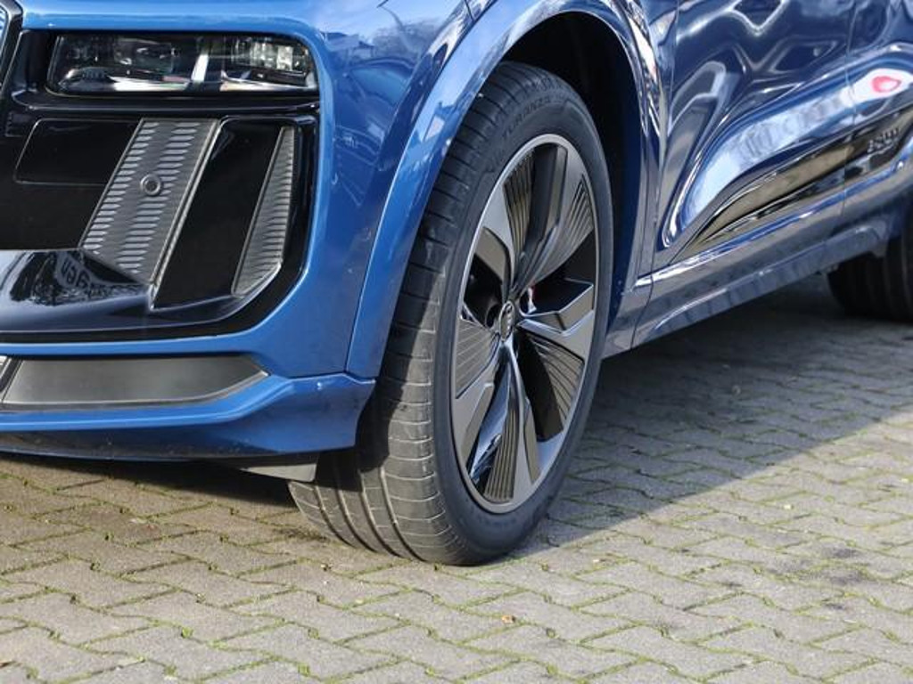 Audi SQ6 e-tron