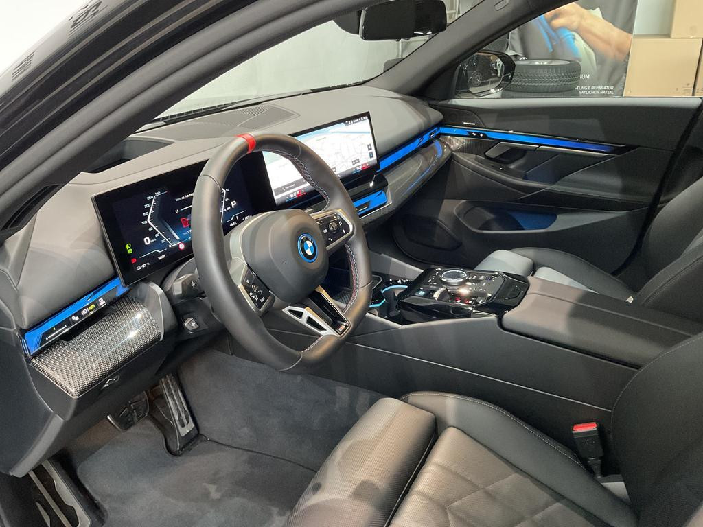 BMW i5