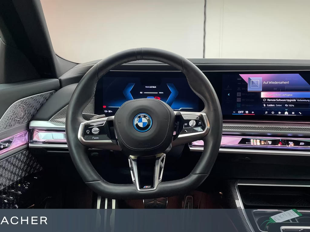 BMW i7