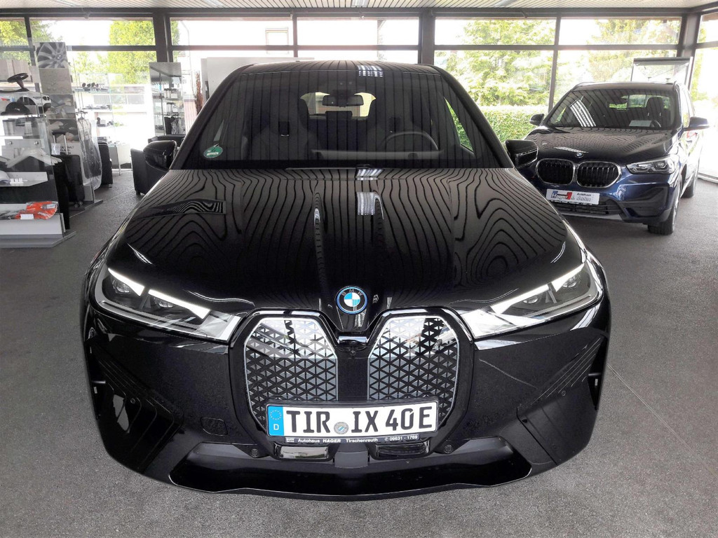 BMW iX