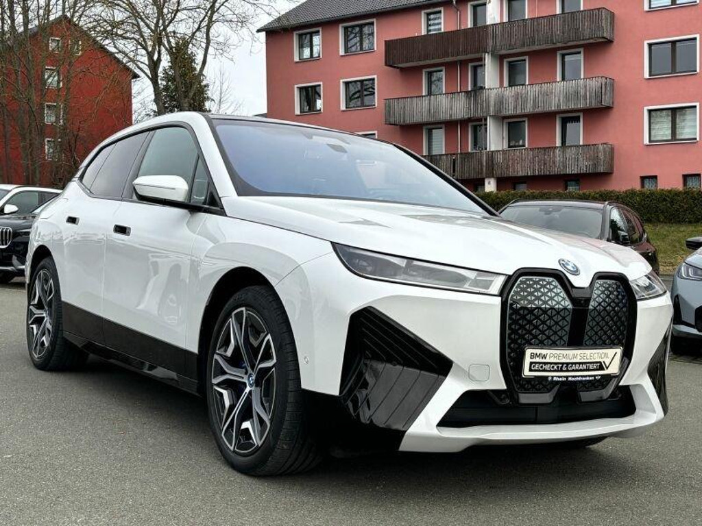 BMW iX