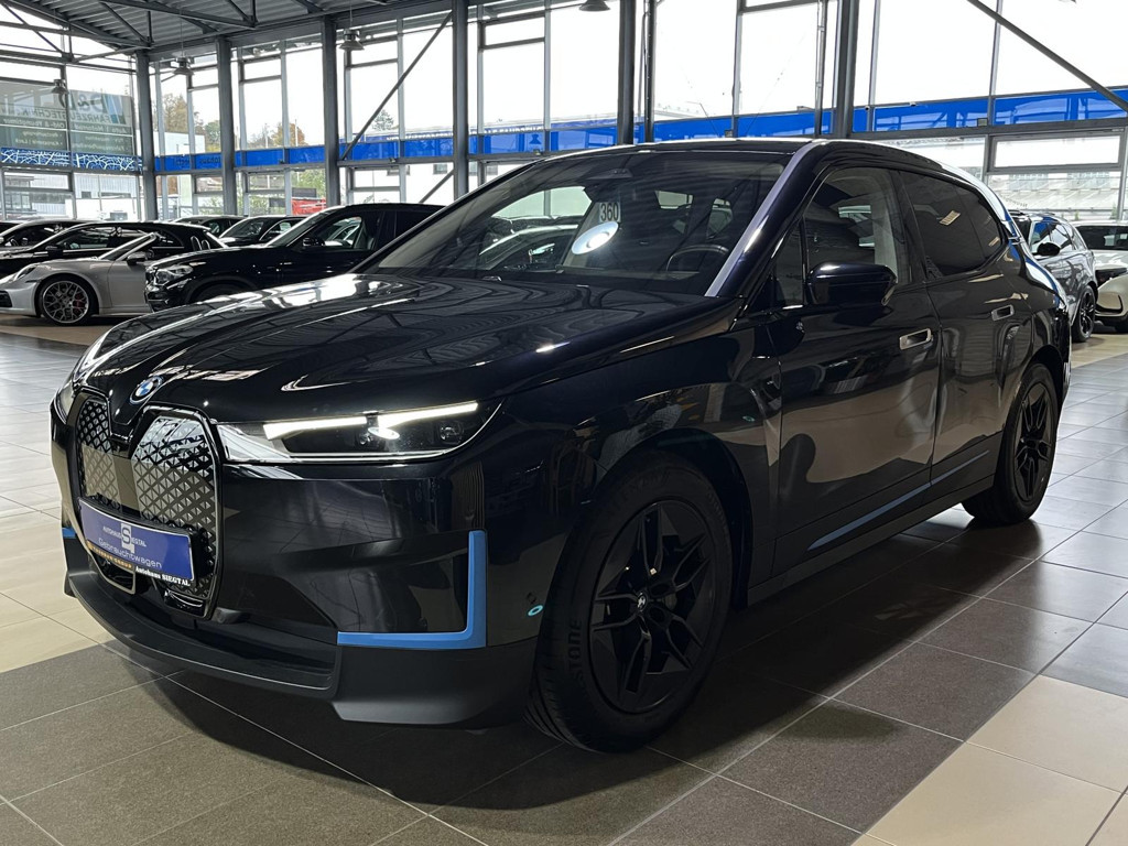 BMW iX