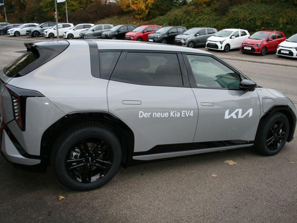 Kia EV4