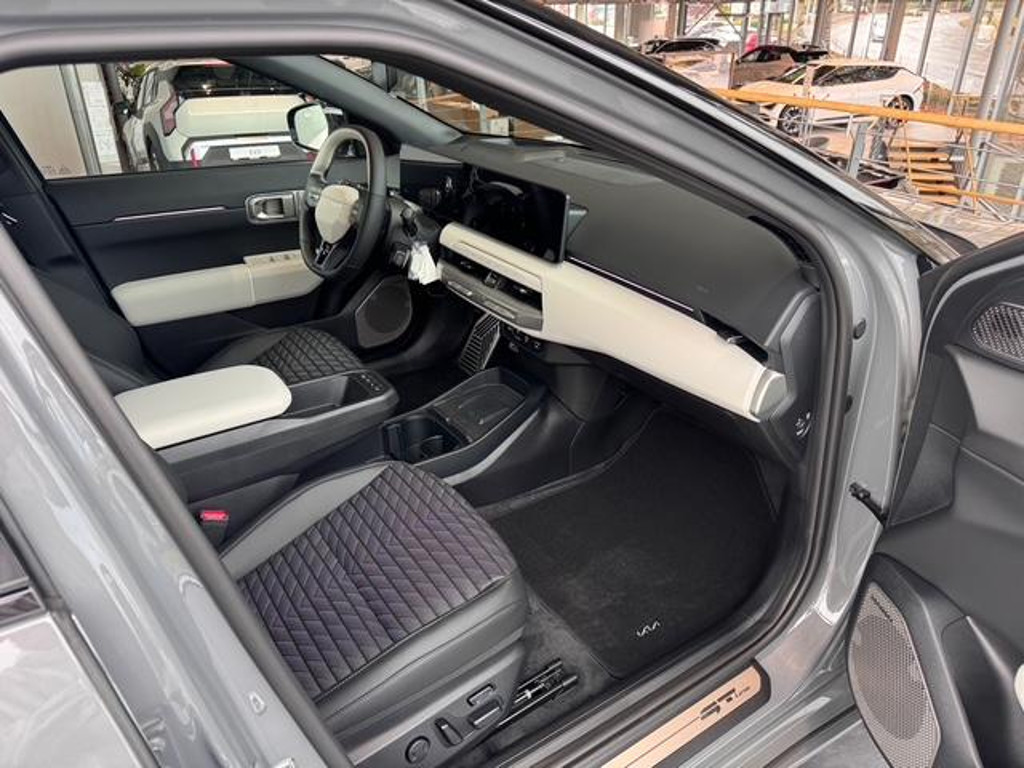 Kia EV4