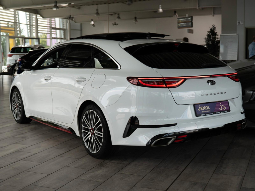 Kia ProCeed