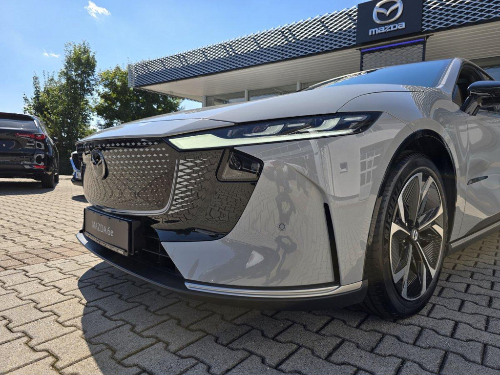 Mazda 6e