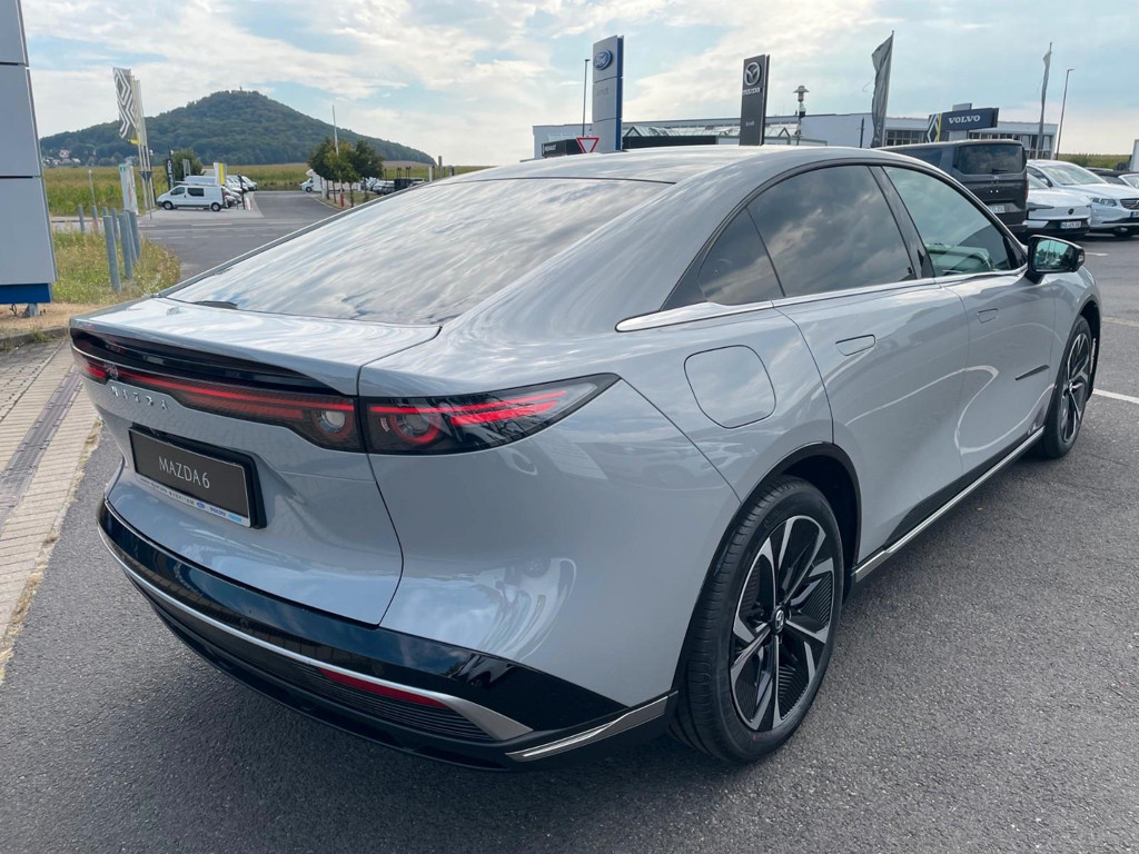 Mazda 6e