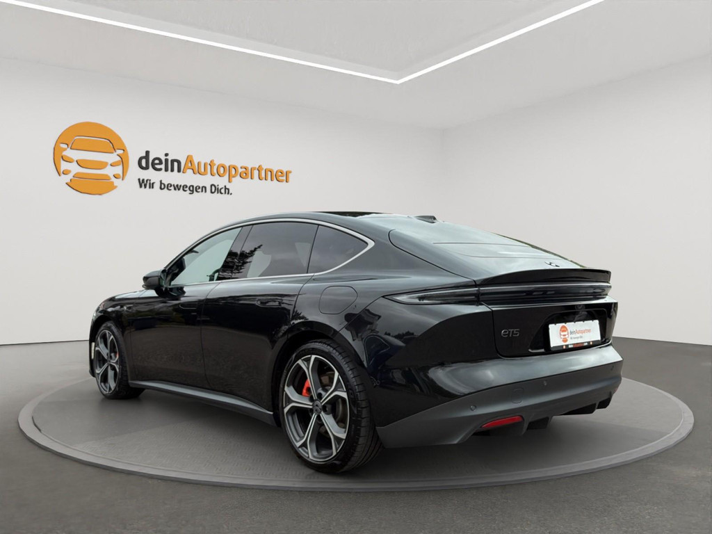 NIO ET5