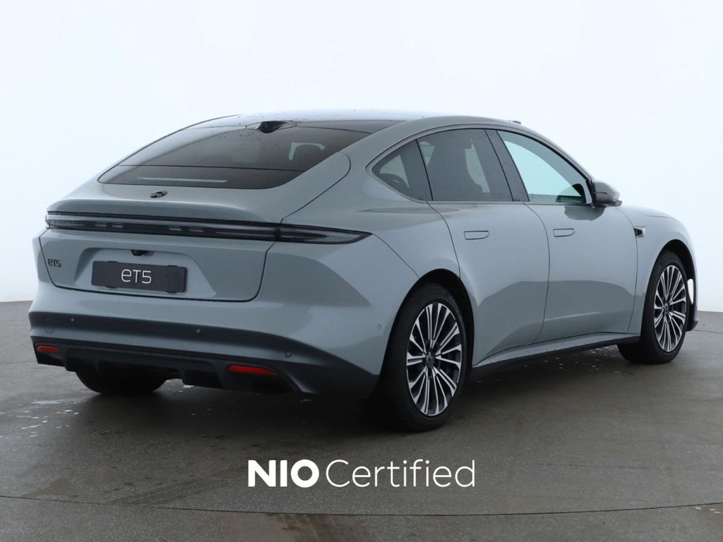 NIO ET5