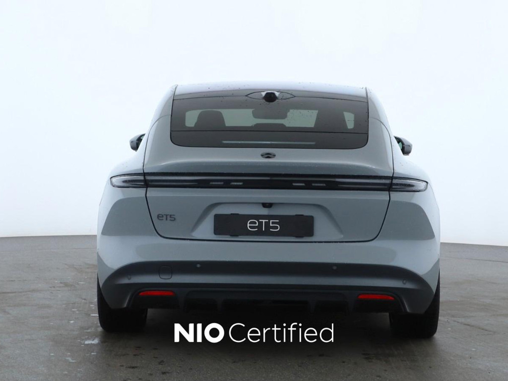 NIO ET5