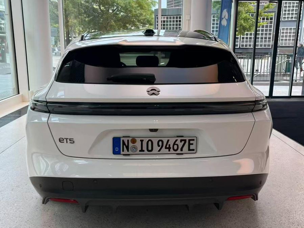 NIO ET5