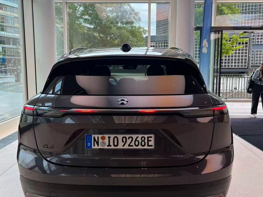 NIO EL6