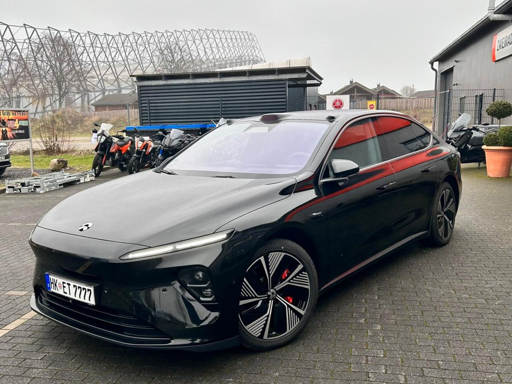 NIO ET7