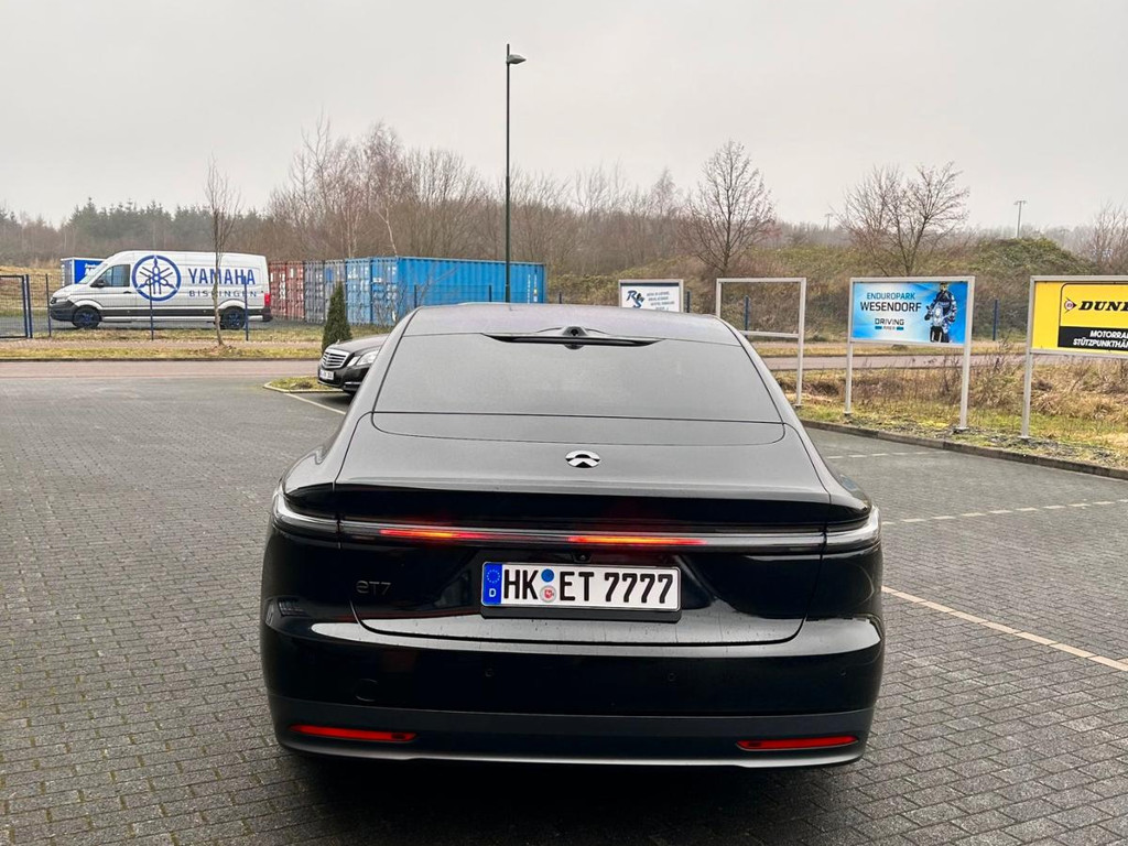 NIO ET7