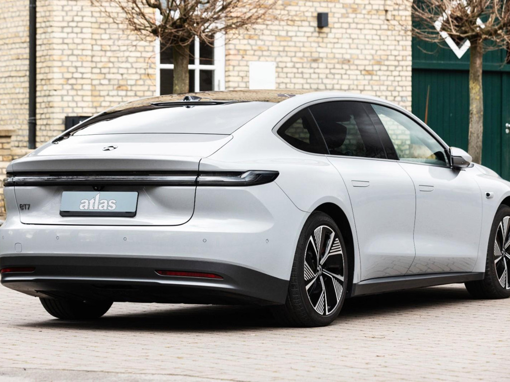 NIO ET7