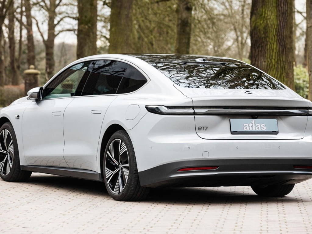 NIO ET7