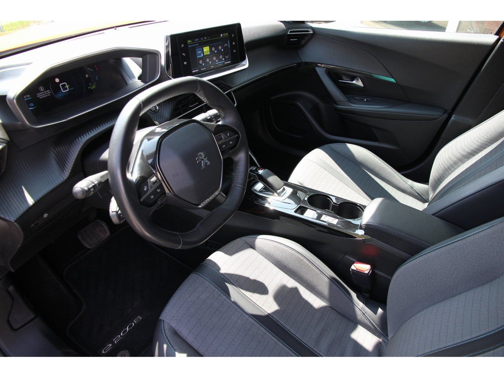 Peugeot e-2008