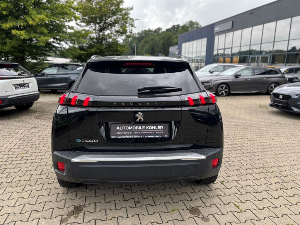 Peugeot e-2008